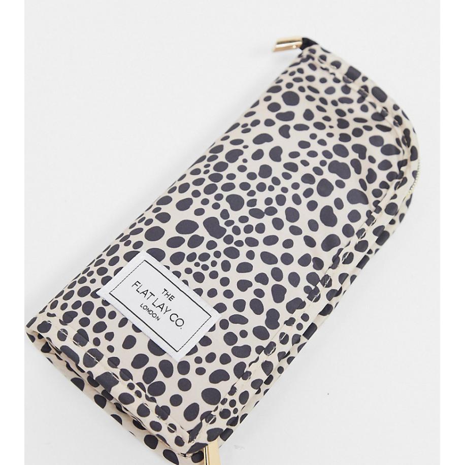 The Flat Lay Co. x ASOS Exclusive opstaand etui voor make-upkwasten met cheetah stippen-Geen kleur