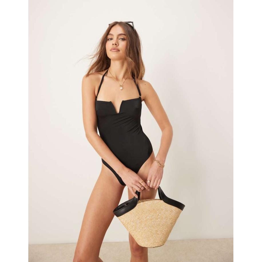 Free Society Bandeau-badpak met V-draad in zwart Zwart