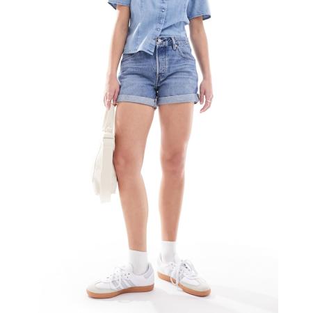 Levi's 501 Denim short met omgeslagen zoom in blauwe wassing