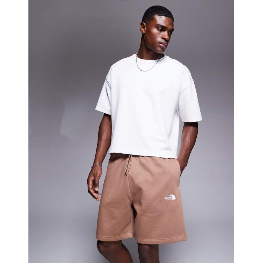 The North Face - Essentials - Shorts van sweatstof met logo in bruin Bruin