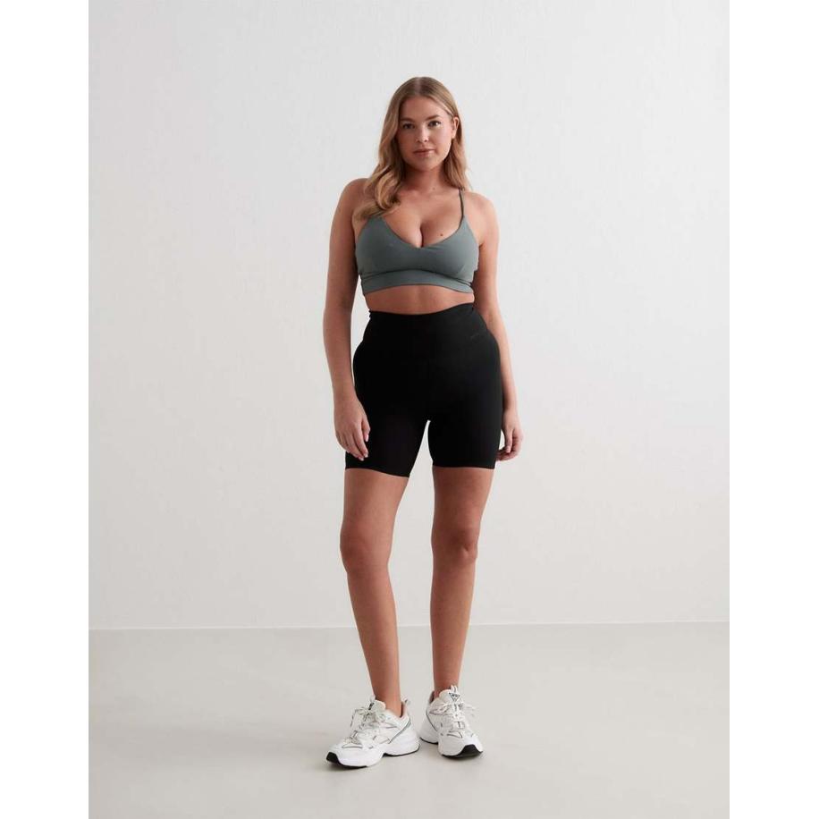 Aim'n Sense Midi short in zwart Zwart
