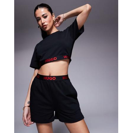 HUGO Red Shorts met rode tailleband met logo in zwart, deel van co-ord set
