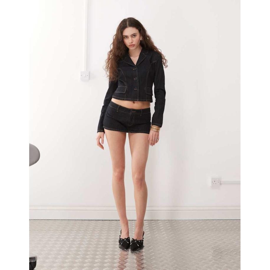 Lioness Mini skort met contraststiksels van denim met donkere wassing, deel van co-ord set-Blauw Blauw