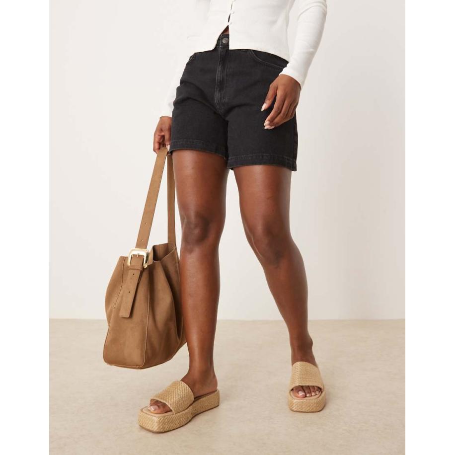 ASOS DESIGN Denim short met A-lijn en lange pasvorm in zwart Zwart