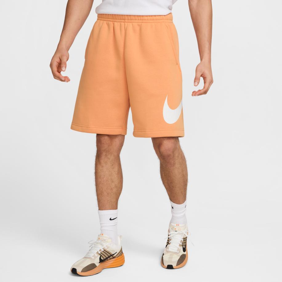 Nike Sportswear Club Herenshorts met graphic - Oranje Oranje