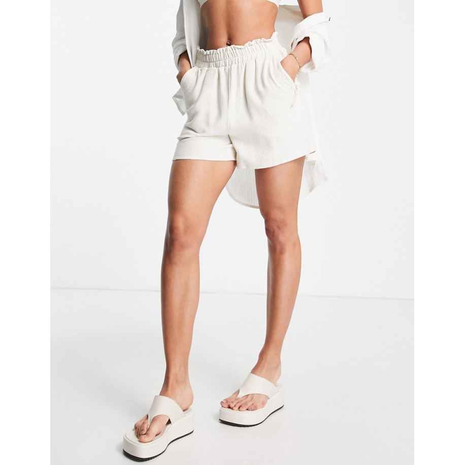 Y.A.S Short met geplooide taille in gemêleerd ecru, deel van co-ord set-Wit Wit