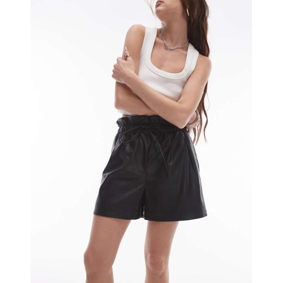 Topshop Short van imitatieleer met taille met plooirand in zwart Zwart