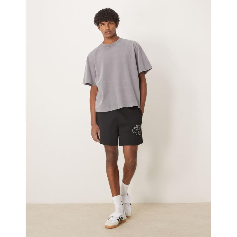 Calvin Klein Jeans - Gebreide short met logo-appliqué in zwart Zwart