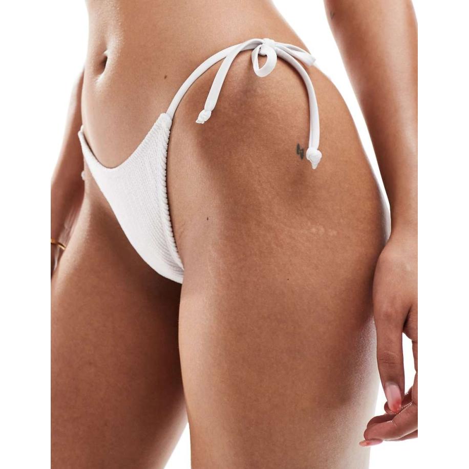 Cotton On Brazilian bikinibroekje met gestrikte zijkanten van kreukelstof in wit Wit