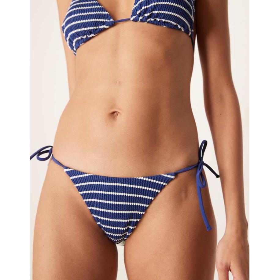 Free Society Gestreept bikinibroekje van kreukstof met gestrikte zijkanten in marineblauw Blauw