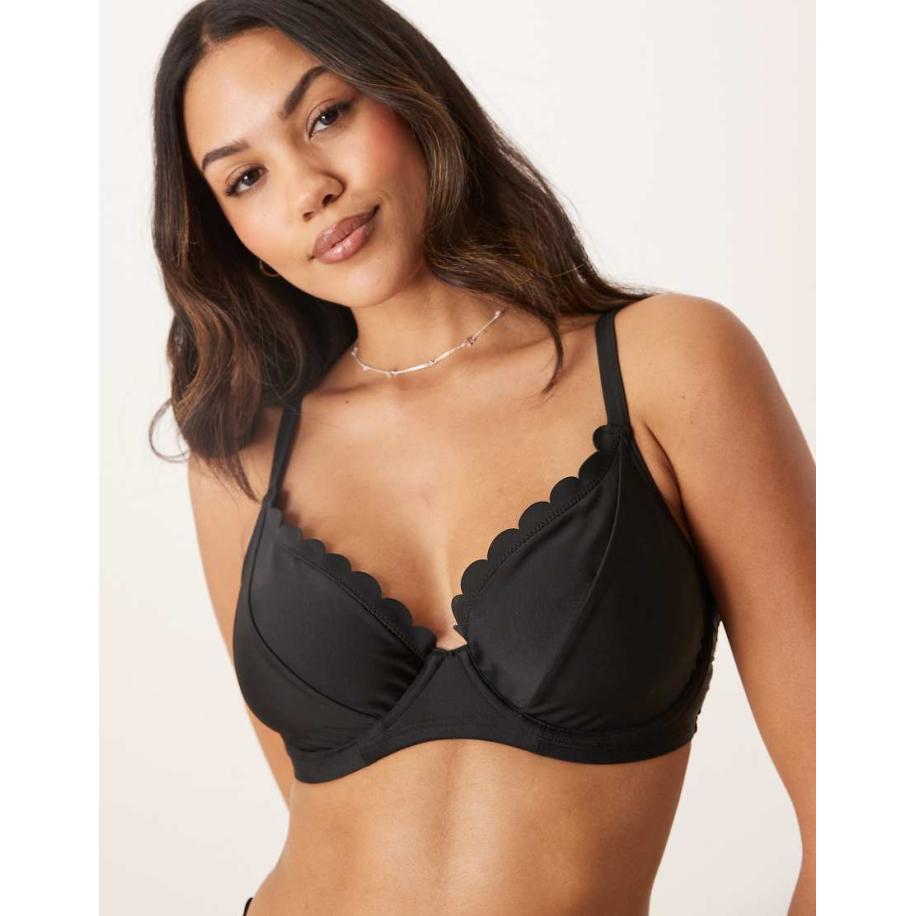 Peek & Beau Vollere Cupmaten Bikinitopje met beugels en geschulpte randen in zwart Zwart