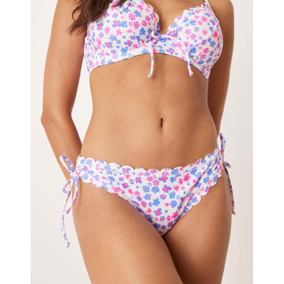 Peek & Beau Vollere Cupmaten Bikinibroekje met geschulpte rand en fijne print in multi-Veelkleurig Multicolor