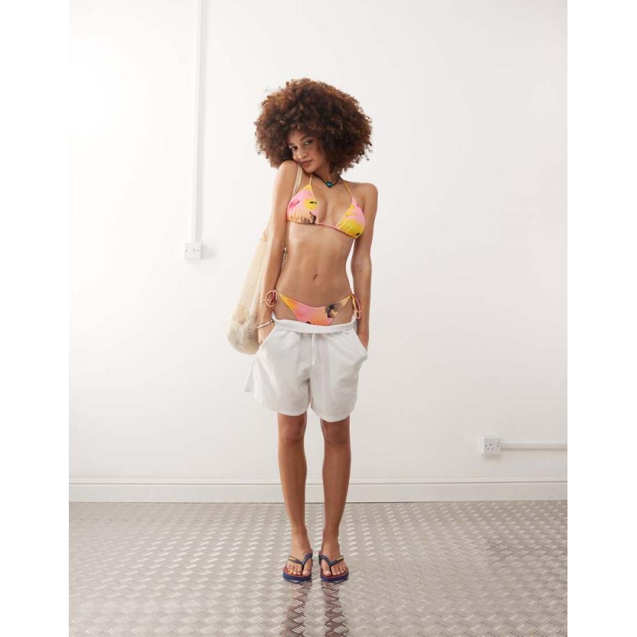Monki Mix en match Gestrikt bikinibroekje in tropische bloemenprint-Veelkleurig Multicolor