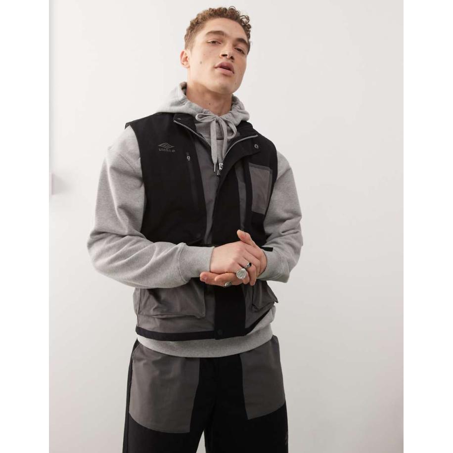 Umbro - Gilet met zakken in zwart en grijs Zwart