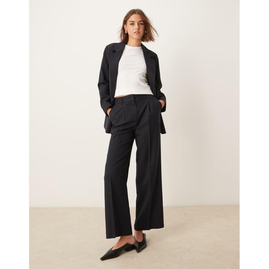 New Look Pinstripe broek met wijde pijpen in marineblauw, deel van co-ord set Blauw