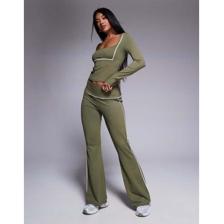 ASOS DESIGN Flared legging in olijfgroen met contrasterende biezen, deel van co-ord set