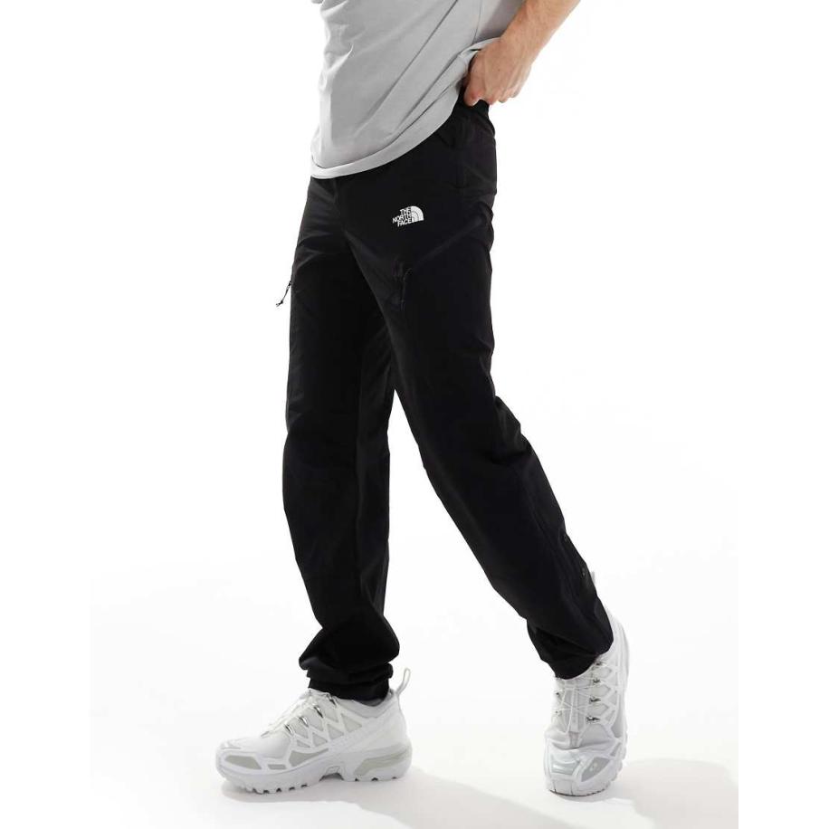 The North Face - Exploration - Toelopende broek met cargozak in zwart Zwart