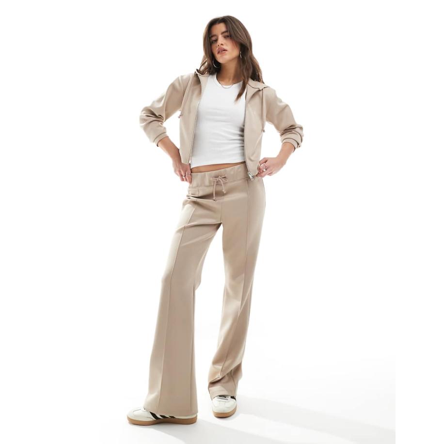Miss Selfridge Zachte geribbelde flare-broek in lichtbruin Bruin