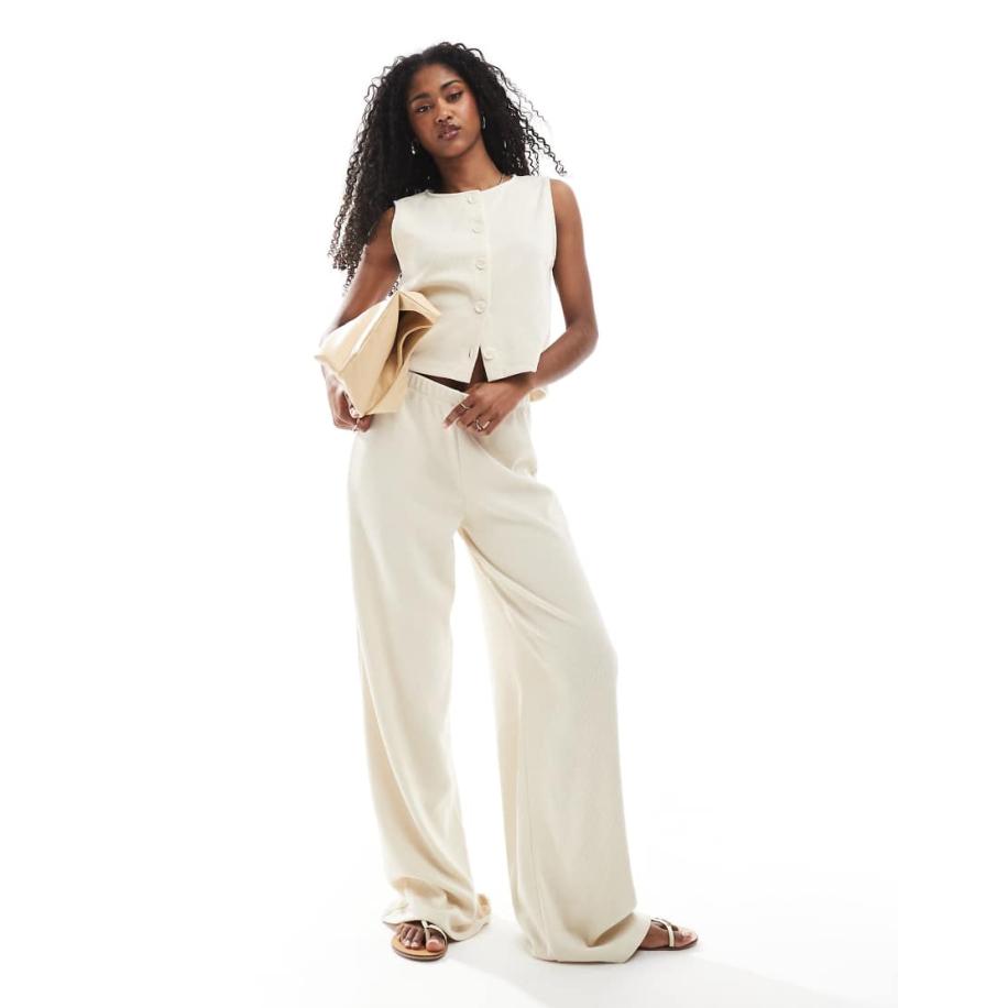 Miss Selfridge Premium zachte geribbelde broek met wijde pijpen in ivoorwit-Bruin Bruin