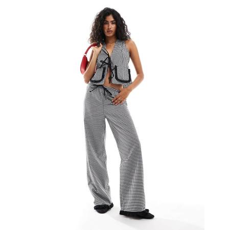 ASOS DESIGN Broek met wijde pijpen en ruches aan de zakken in zwarte gingham ruit-Veelkleurig