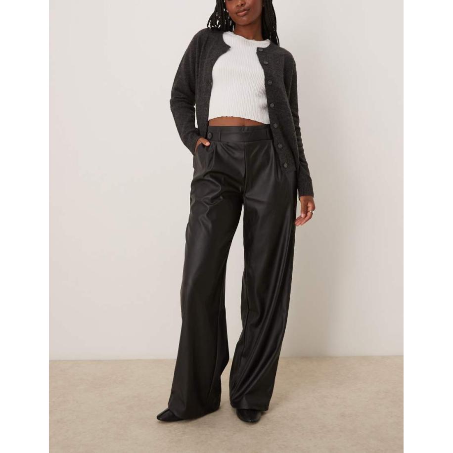 JDY Broek van imitatieleer met wijde pijpen en hoge taille in zwart Zwart