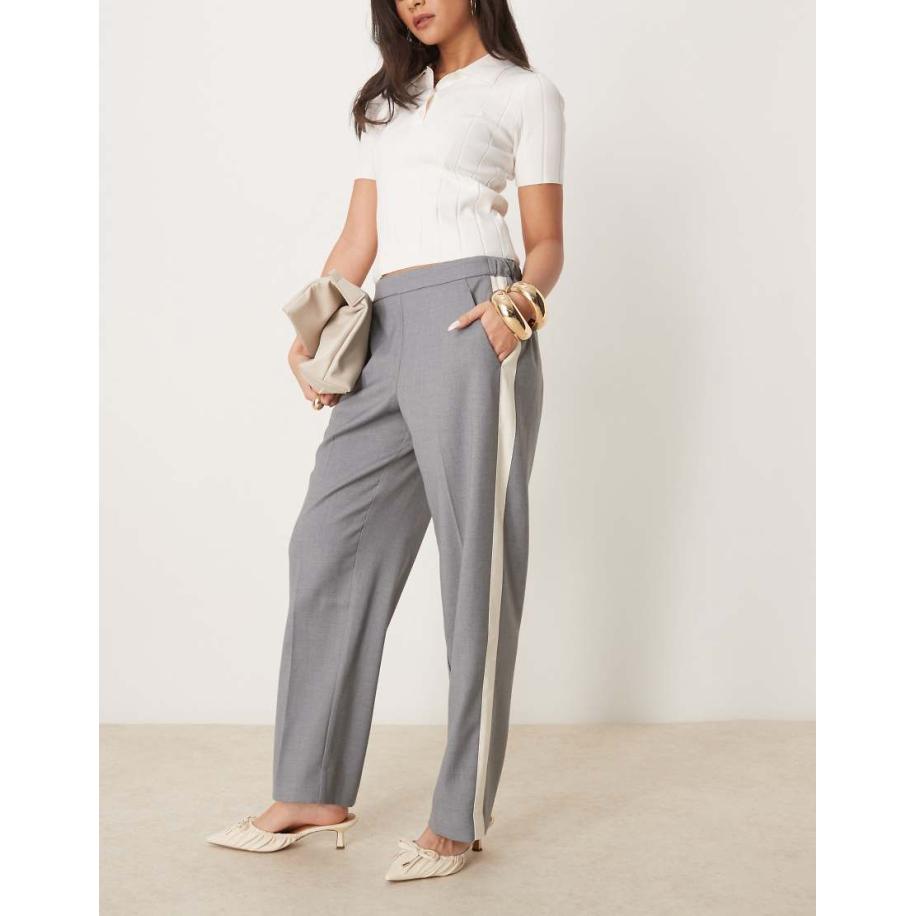 Abercrombie & Fitch Broek met rechte pijpen, elastische taille en platgestikte plooitjes in grijs Grijs