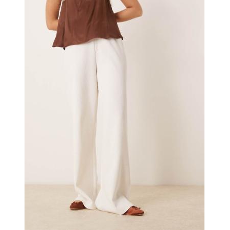ASOS DESIGN Elegante broek met wijde pijpen in crème-Wit