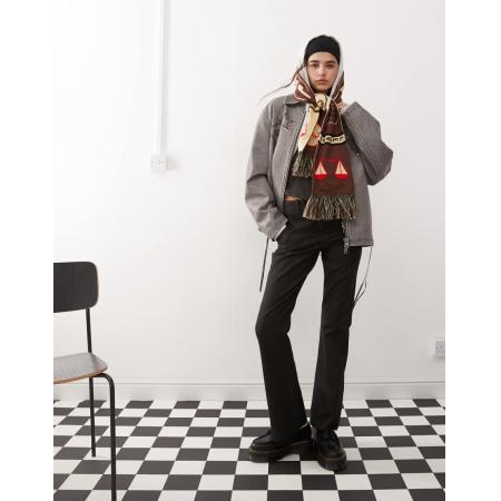 COLLUSION Kick flare broek met lage taille en krijtstreep in zwart-Grijs