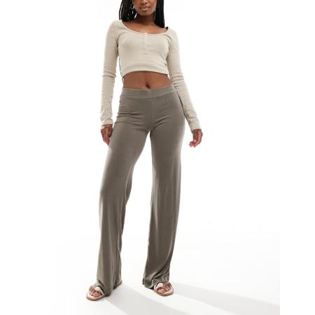 Monki Broek van superzachte jersey met lage taille en wijde pijpen in kaki-Bruin