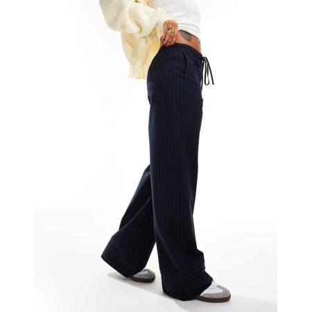 Mango Broek met elastische taille, gestrikte voorkant en krijtstreep in marineblauw
