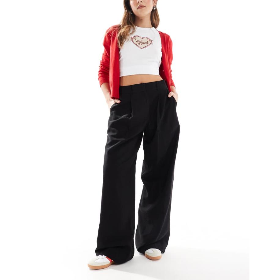 Vero Moda Aware Elegante gedrapeerde dad broek in zwart Zwart