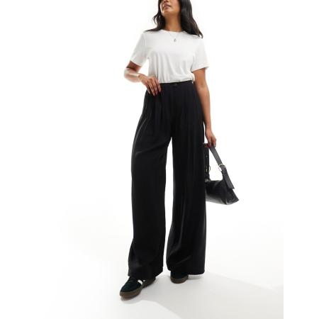 Stradivarius Broek met soepele plooien aan de voorkant in zwart