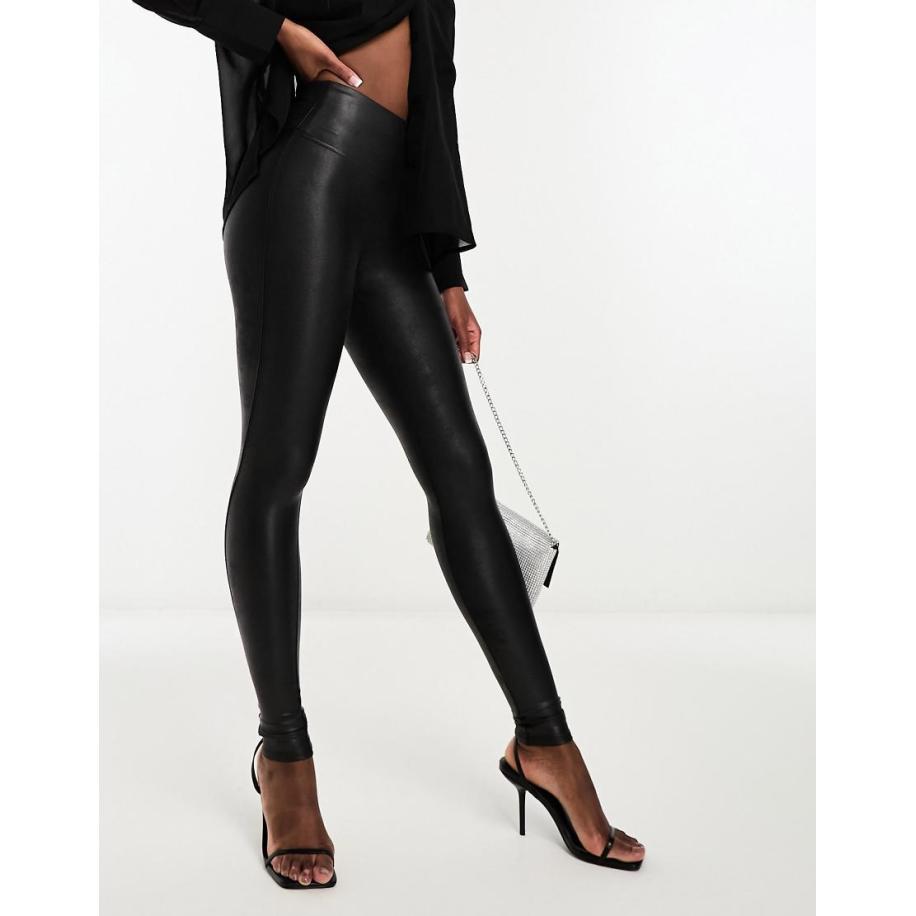 Spanx Vormgevende legging met hoge taille van imitatieleer in zwart Zwart