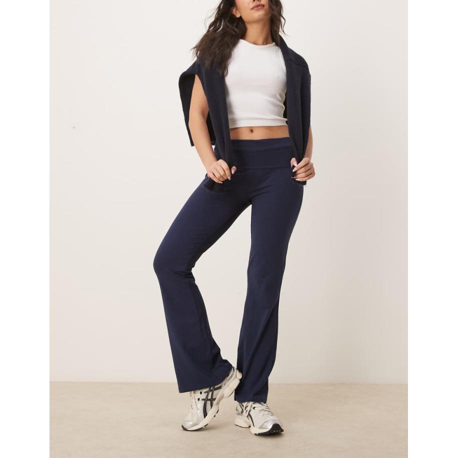 Gina Tricot Zachte jersey broek met rechte pijpen en omslag in donkerblauw Blauw