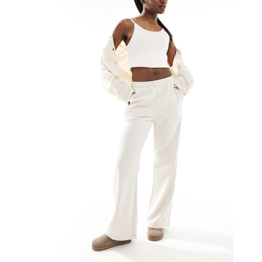 Cotton On Klassieke fleece trainingsbroek met wijde pijpen in beigewit Wit
