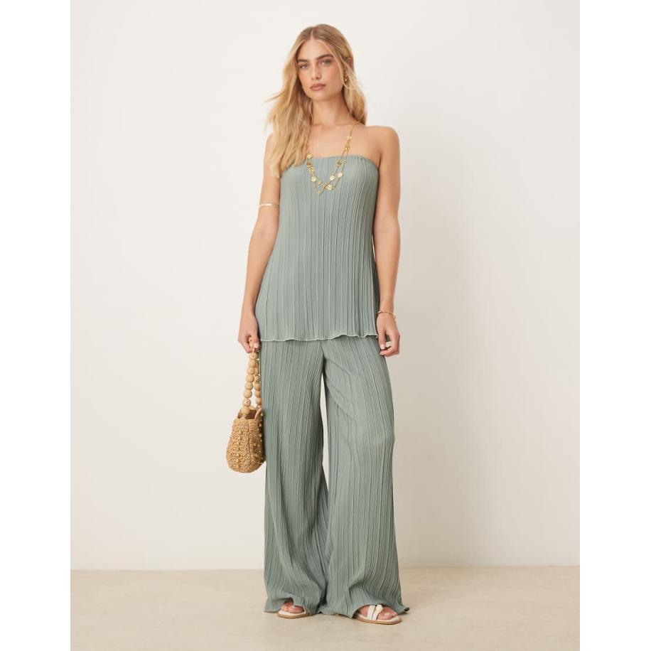 YAS Plissé broek met wijde pijpen en omgerolde zoom in zachtgroen, deel van co-ord set Groen