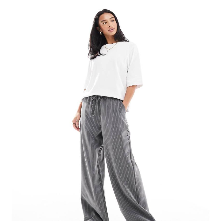 Stradivarius Petite Elegante broek met elastische taille en krijtstreep in grijs Grijs