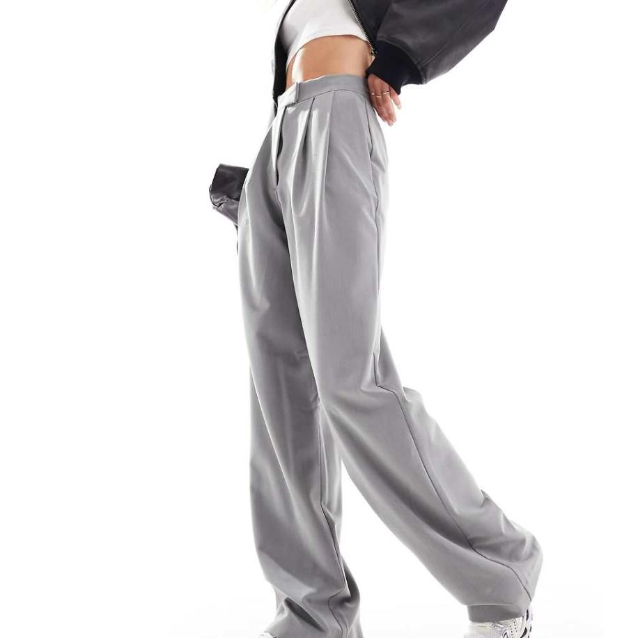 ASOS DESIGN Tall Elegante broek met wijde pijpen en plooien in grijs Grijs