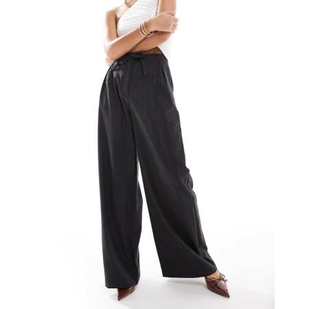 ASOS DESIGN Elegante broek met wijde pijpen, krijtstreep en plooidetail in antracietgrijs