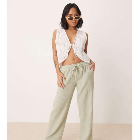 JDY Petite Broek met wijde pijpen van kaasdoek in saliegroen