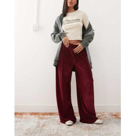 Reclaimed Vintage Velours broek van geribbeld corduroy wijde pijpen in bordeauxrood