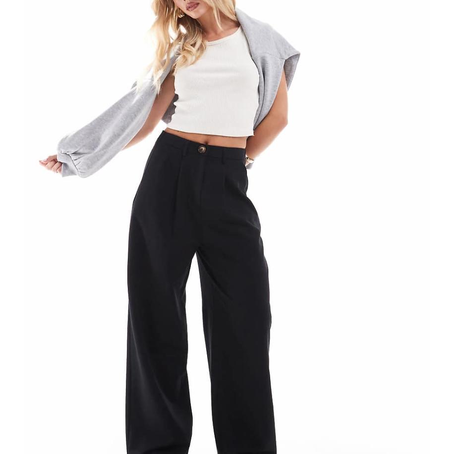 Miss Selfridge Petite Elegante broek met wijde pijpen in zwart Zwart