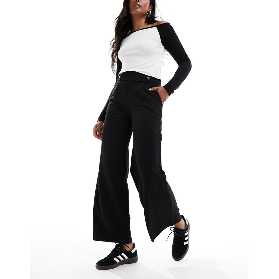 JDY Dad broek met knoopdetail en wijde pijpen in zwart Zwart