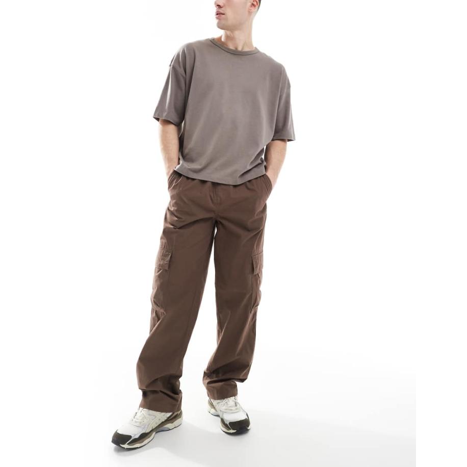 Cotton On - Cargobroek met baggy pasvorm in chocoladebruin Bruin