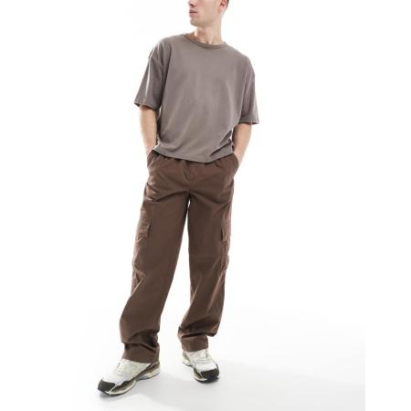 Cotton On - Cargobroek met baggy pasvorm in chocoladebruin