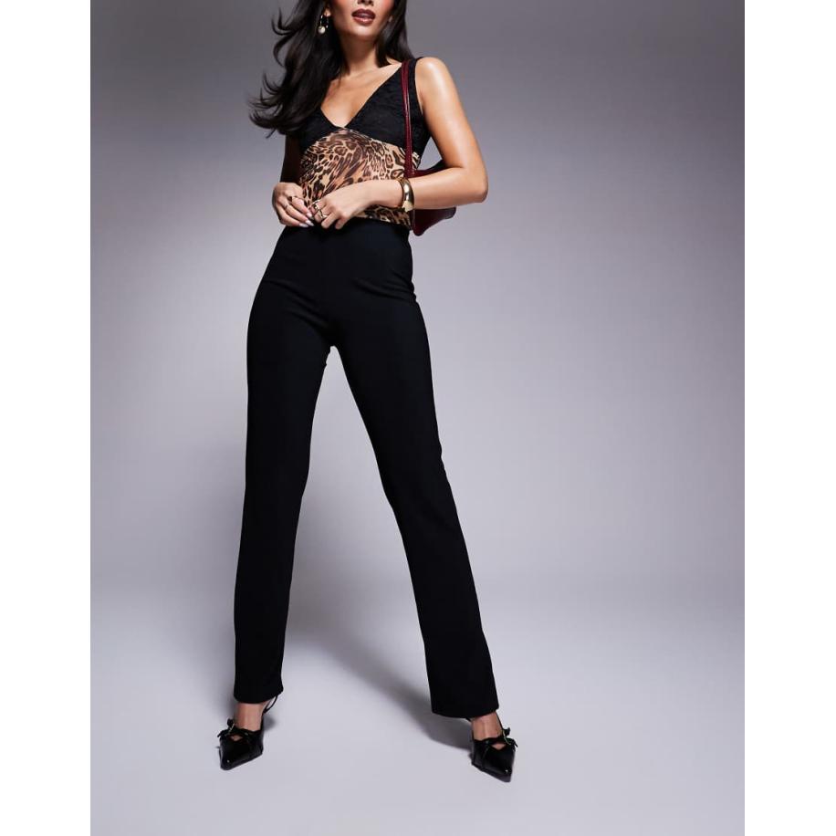 ASOS DESIGN Slim-fit geribbelde broek met plooien aan de taille en split in zwart Zwart