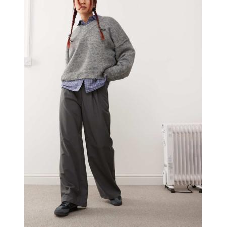 COLLUSION Ruimvallende elegante broek met wijde pijpen in grijs