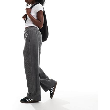 ASOS DESIGN Corduroy broek met wijde, rechte pijpen in antraciet-Grijs