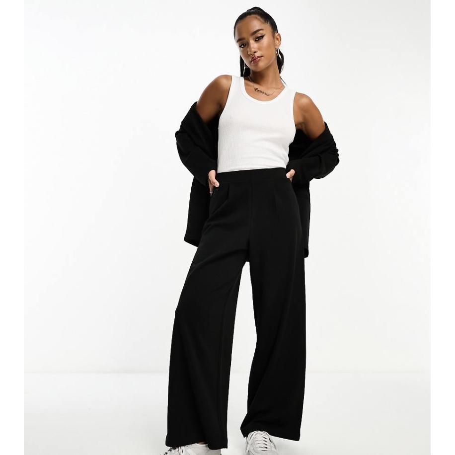 ASOS DESIGN Petite Elegante broek met wijde pijpen in zwart Zwart