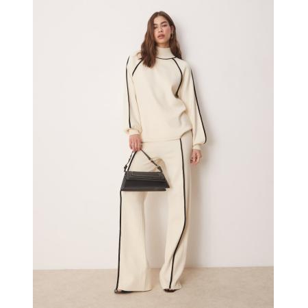 YAS Gebreide broek met hoge taille in crème met contrasterende naden in zwart, deel van co-ord set-Wit